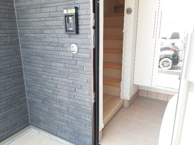 ハピネスの玄関写真