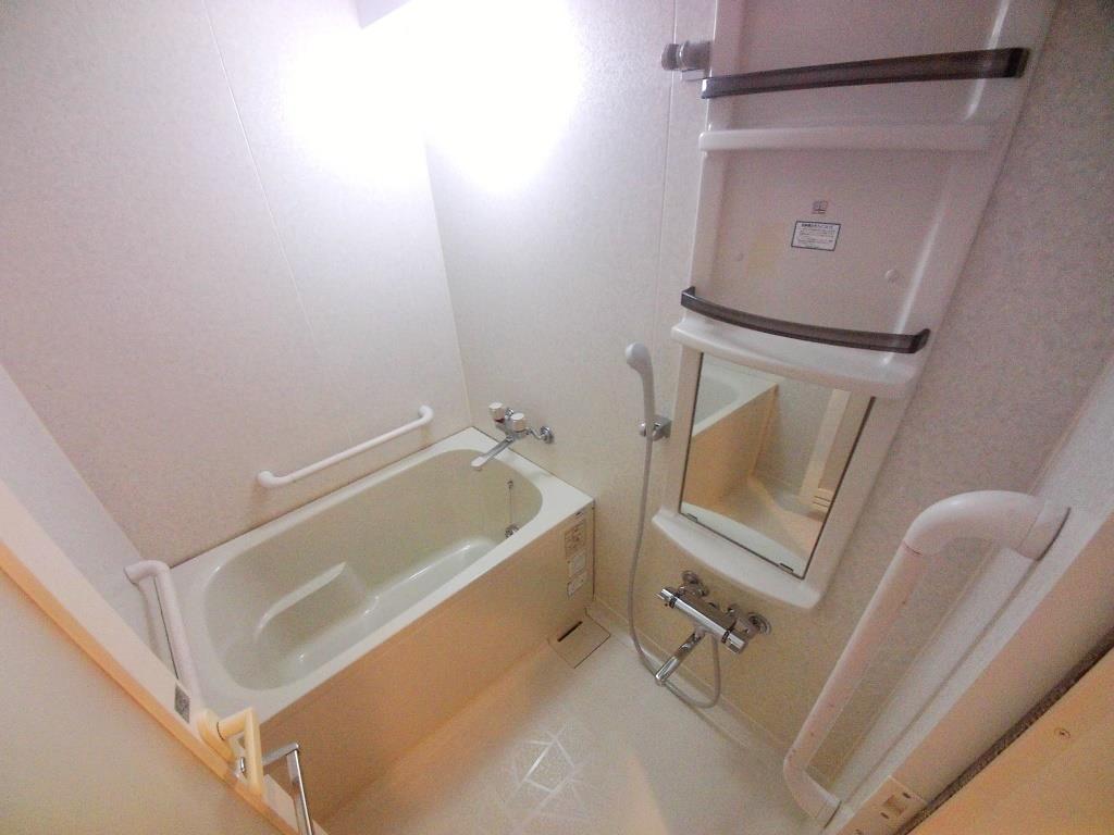 バス・シャワールーム　※同物件別住戸の写真を参考に掲載しています。