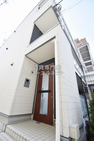 建物外観　2018年完成