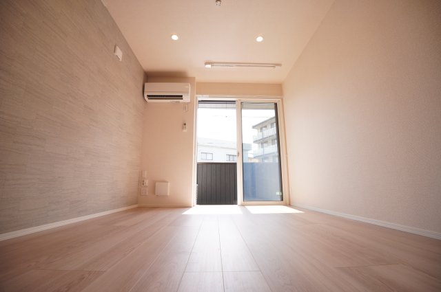 D-ROOM穴川IIIの居間写真