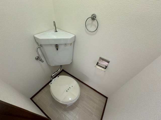 阪急宝塚線 豊中駅 徒歩5分 2階建 築43年のトイレ写真