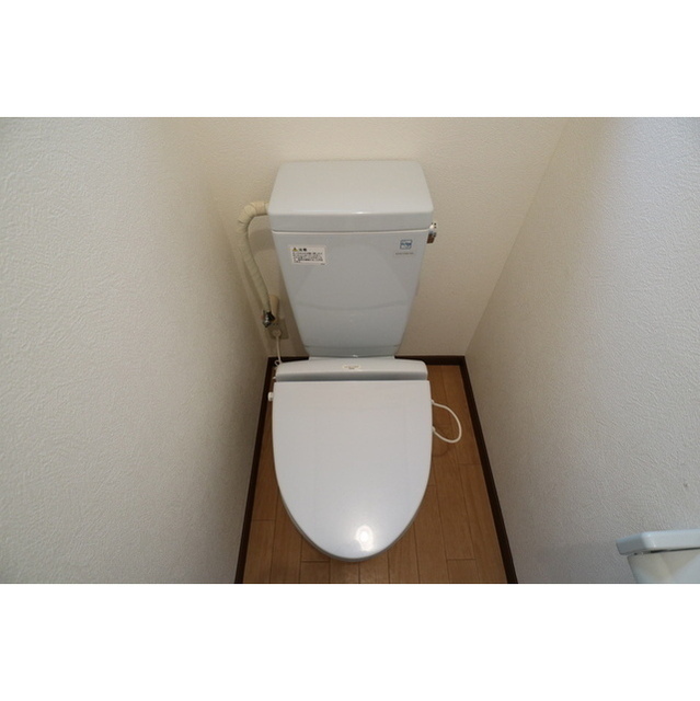 加茂町二丁目貸家のトイレ写真