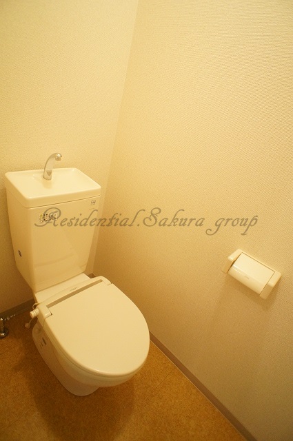 トイレ　落ち着いた色調のトイレです♪