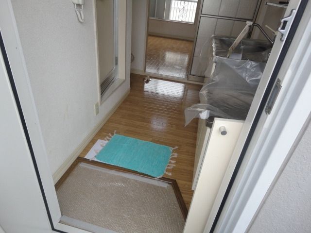 玄関　★お部屋探しは株式会社タウンハウジング東京まで★