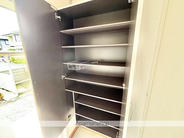 ルームスさくらの玄関写真