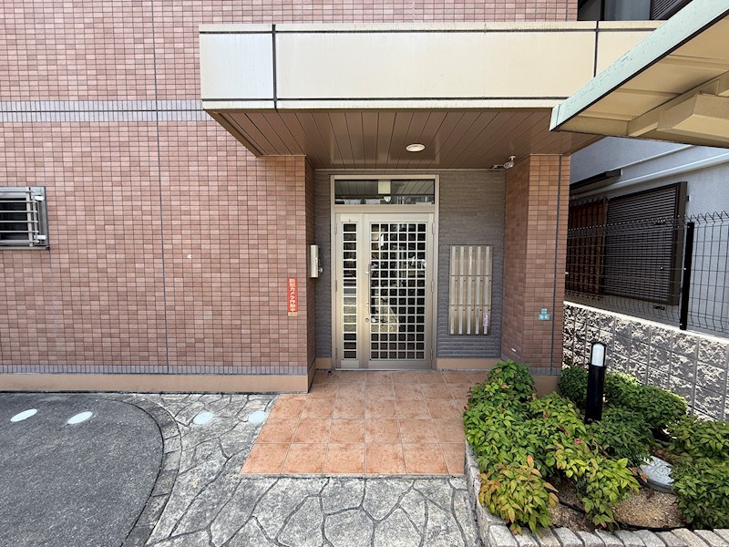 ＪＲ東海道本線 甲子園口駅 徒歩20分 3階建 築22年の外観写真