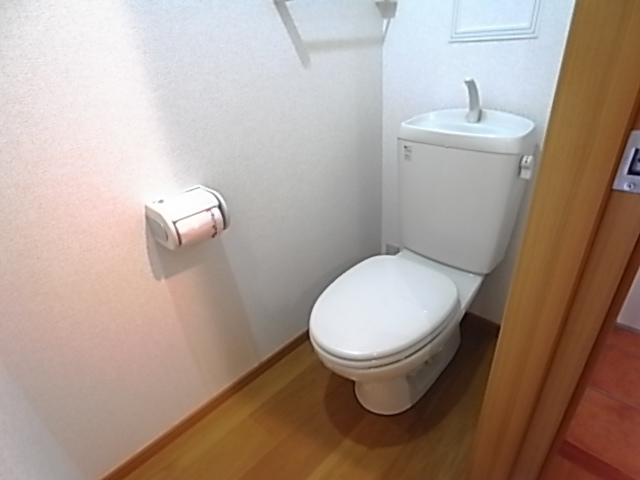 ＪＲ東海道本線 甲子園口駅 徒歩20分 3階建 築22年のトイレ写真