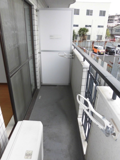 バルコニー　※他の号室写真になります。