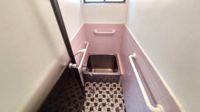バス・シャワールーム　お風呂です