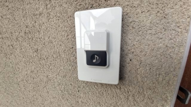セキュリティ　玄関チャイムです