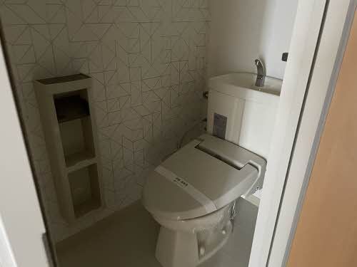 アヴィニールワタベB棟のトイレ写真