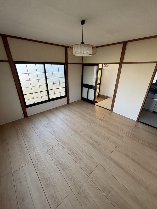 栄町4丁目貸家の居間写真