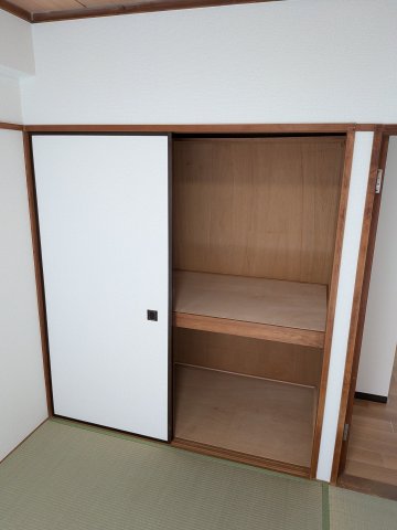 収納　お洋服もたくさんしまえます