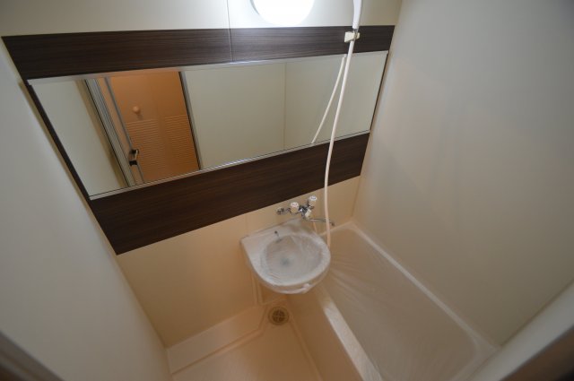 シャトラン弓木壱番館の風呂写真