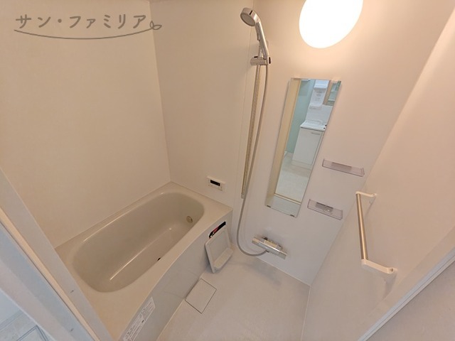 バス・シャワールーム　同一物件別部屋写真