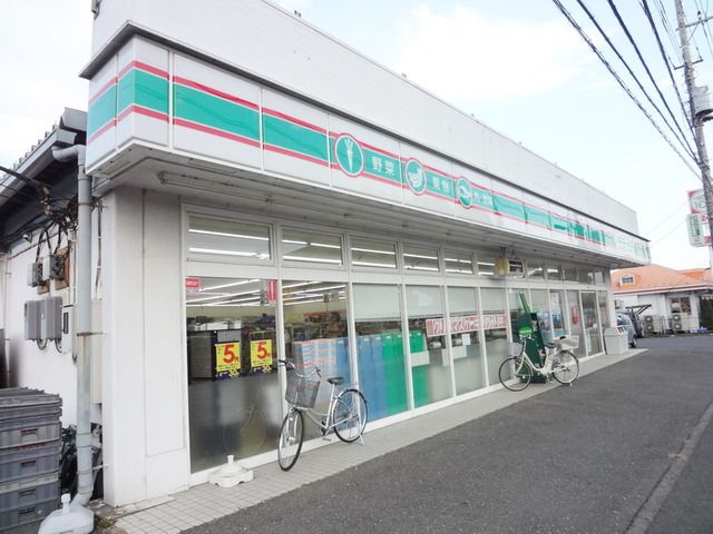 コンビニ　１００円ローソン（コンビニ）まで977m