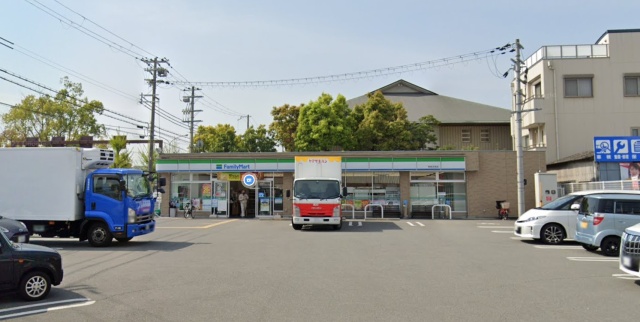 コンビニ　ファミリーマート　姫路玉地店（コンビニ）まで400m