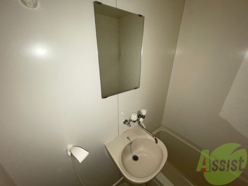 洗面設備　洗面台です。朝はここで身支度できそうですね。