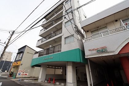 【サークルパレス元町の建物外観】