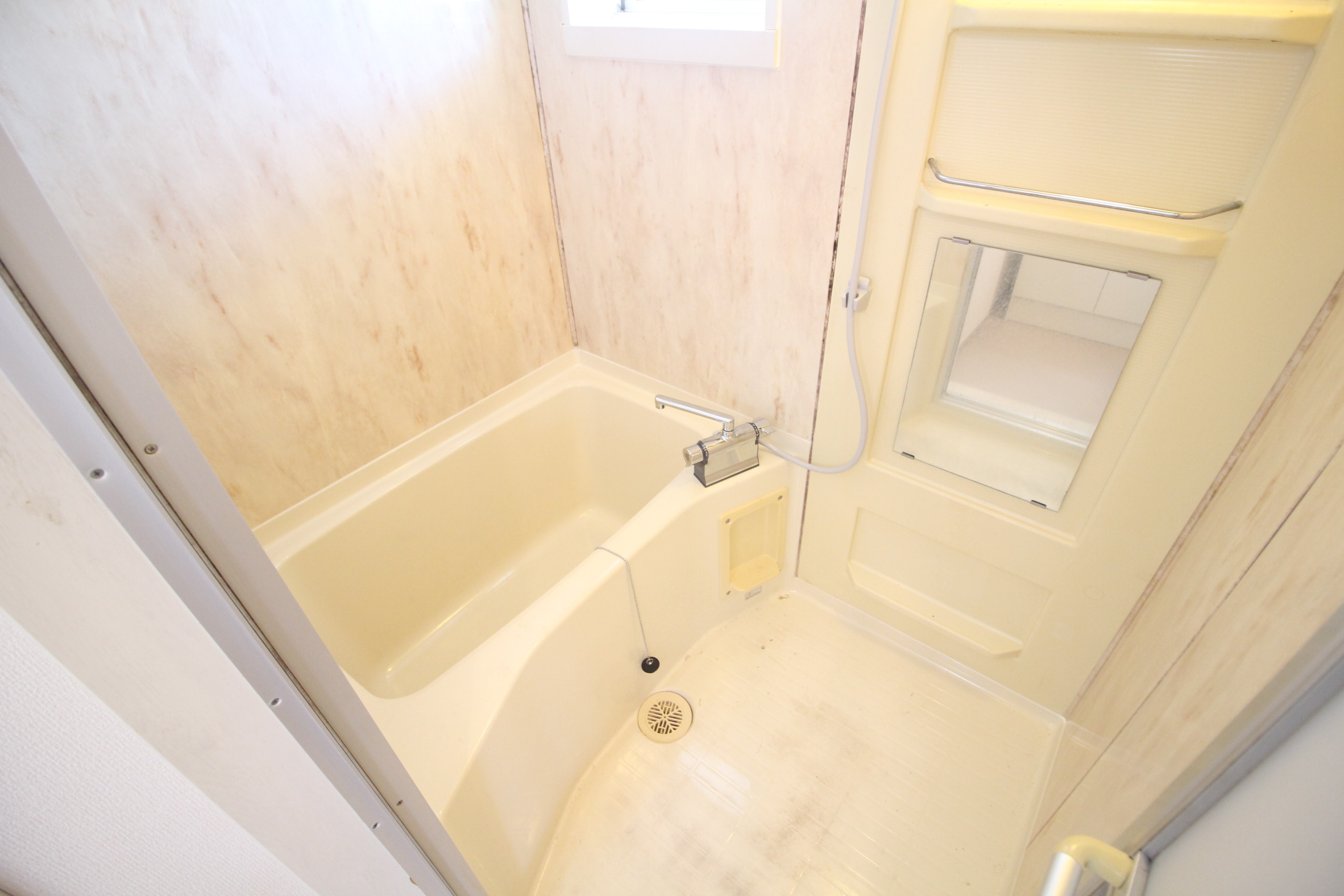バス・シャワールーム　浴室です♪