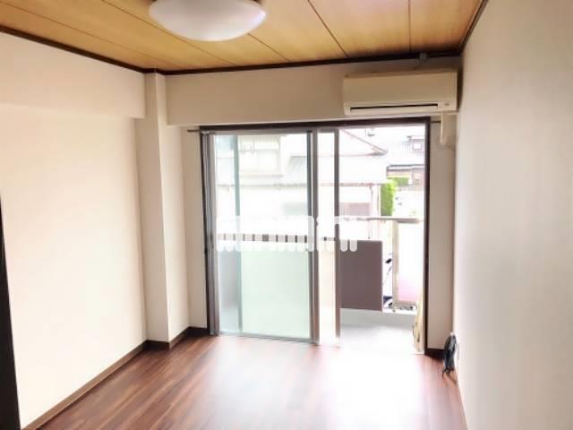 居室・リビング　洋間です