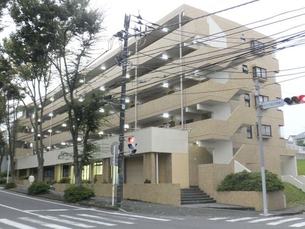 横浜市青葉区みたけ台のアパートの建物外観