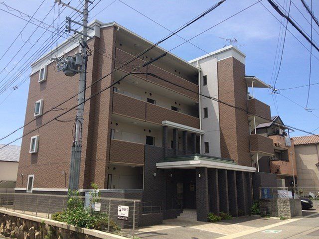 神戸市灘区赤坂通のマンションの建物外観