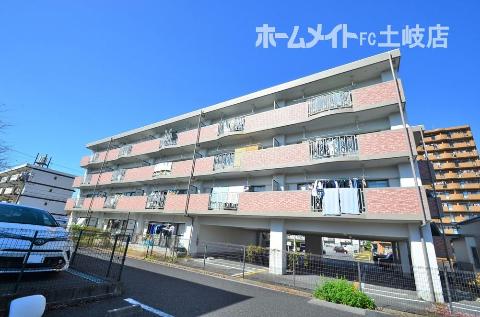 アンファミーユ西小路の建物外観