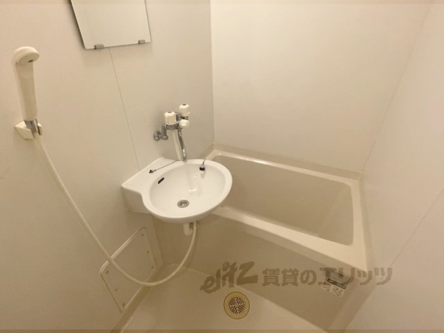 バス・シャワールーム　バス