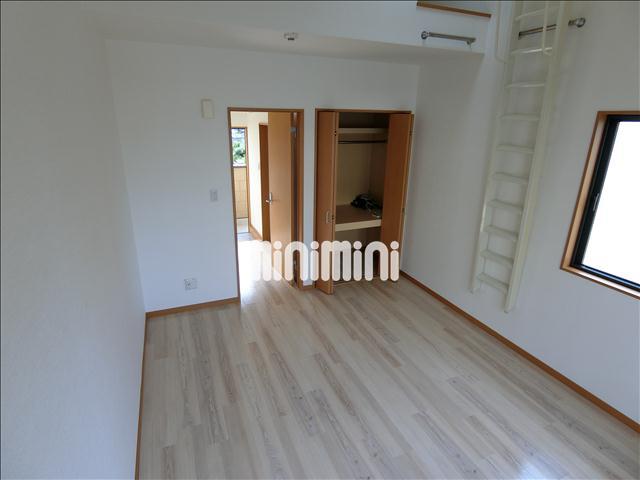 居室・リビング　洋室７帖フローリングになります。