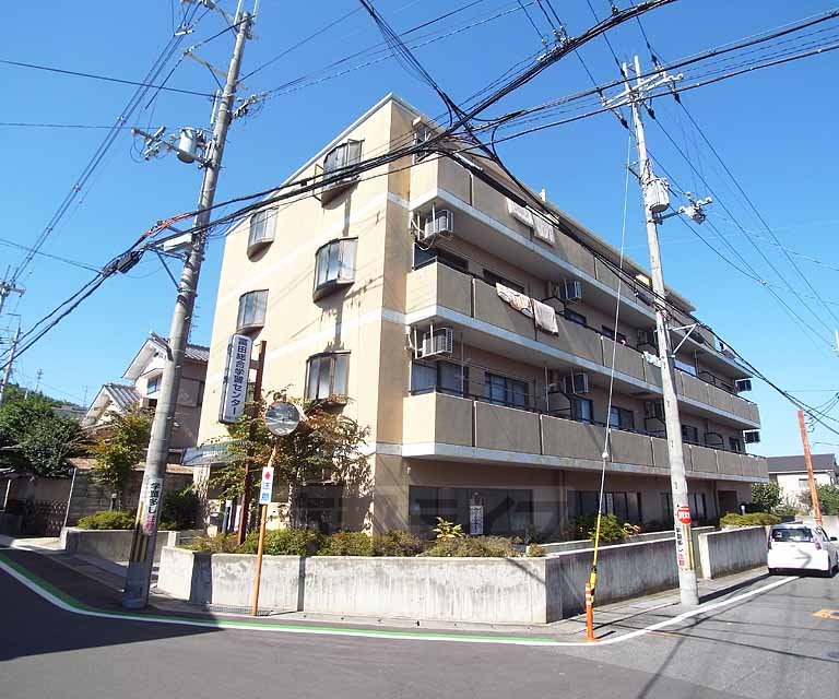 グリーンヒルトミタの建物外観