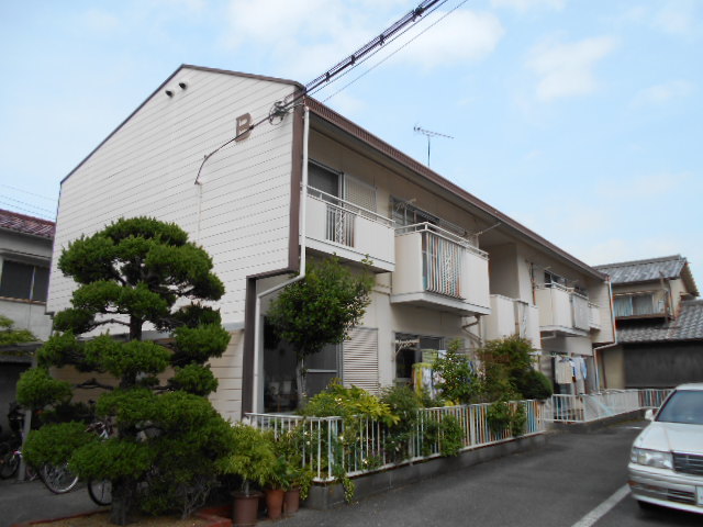 グリーンビレッジ西新在家の建物外観