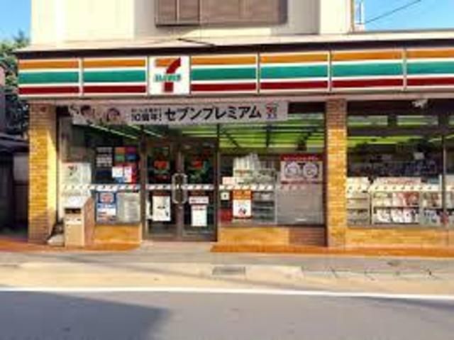 【逗子市桜山のアパートのコンビニ】