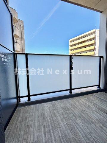バルコニー　開放的で明るい空間を演出してくれるバルコニーです