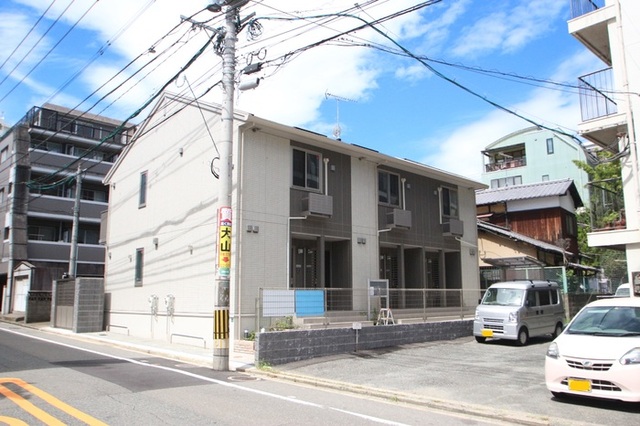 【エウロス平尾の建物外観】