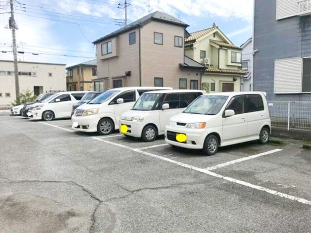 【メゾンミニトマトの駐車場】