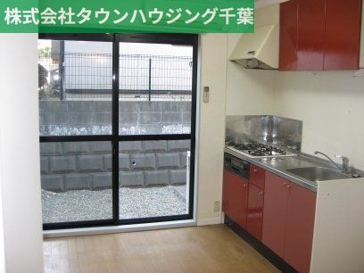 京成本線 京成佐倉駅 バス乗車時間：20分 最寄りバス停で下車 徒歩4分 2階建 築27年の居間写真