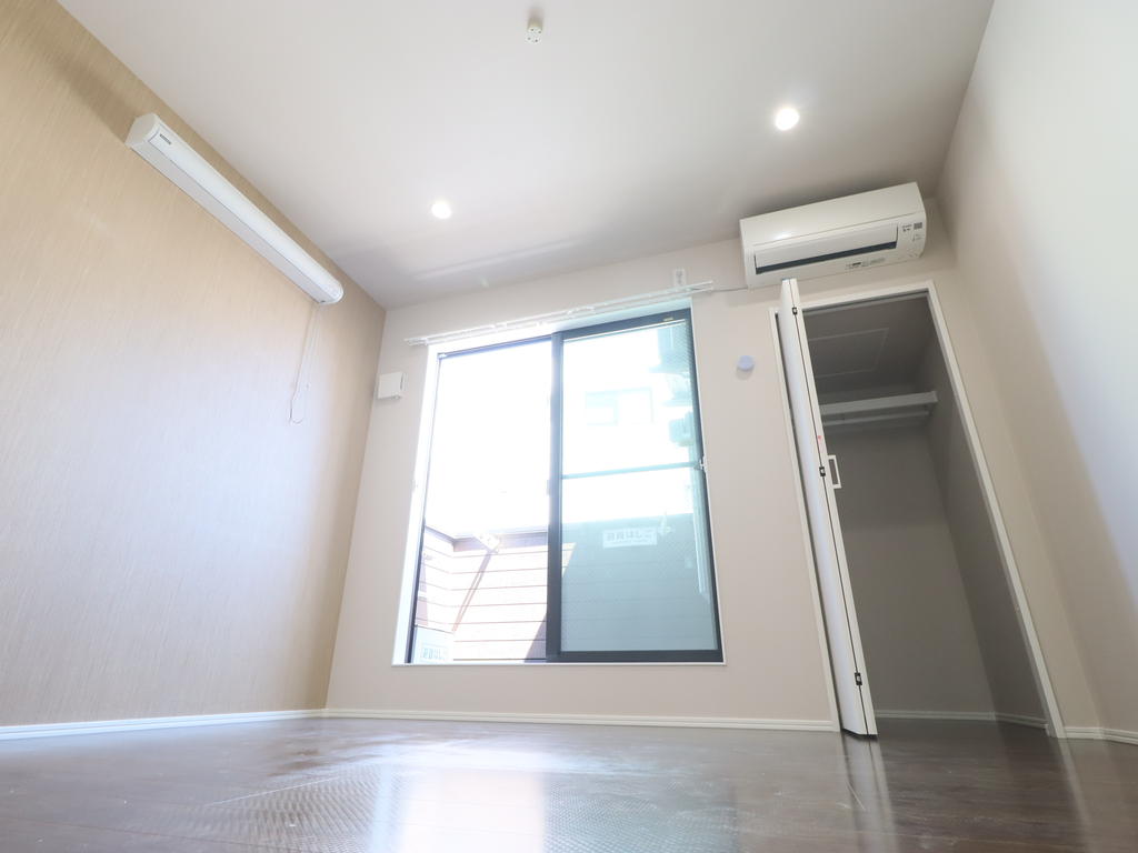 居室・リビング　清潔感のあるオシャレなお部屋♪