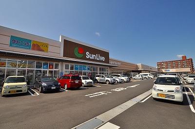 【プランドール西小倉駅前のショッピングセンター】