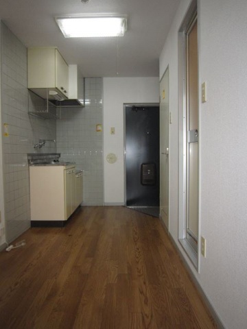 玄関　写真は別号室のものです。