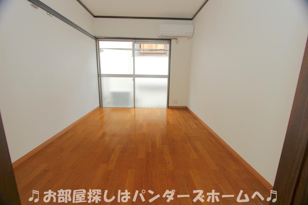MAYUMIハイツカトレアの居間写真