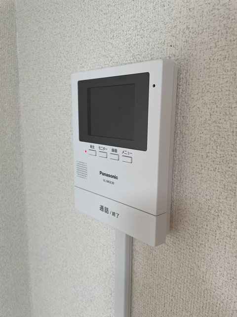 セキュリティ　ＴＶモニタ付インターホン付なので突然の来訪者が来ても安心◎