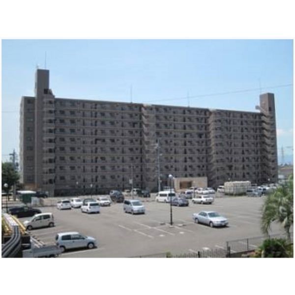 プロミネント四日市の建物外観