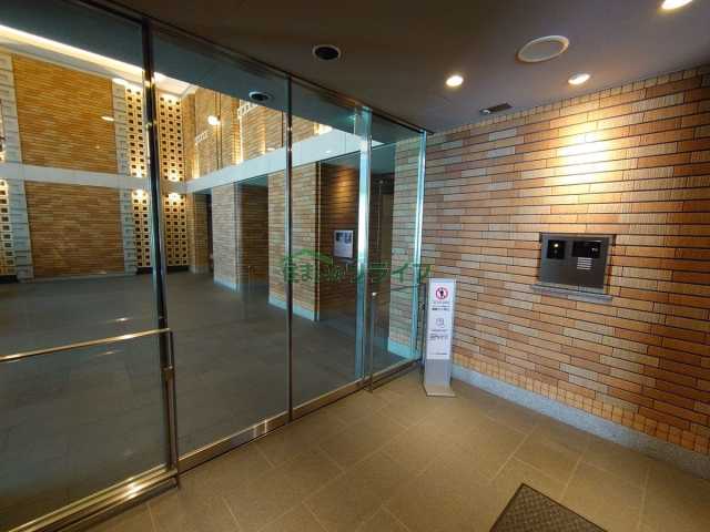 エントランス　クレヴィア新宿若松町