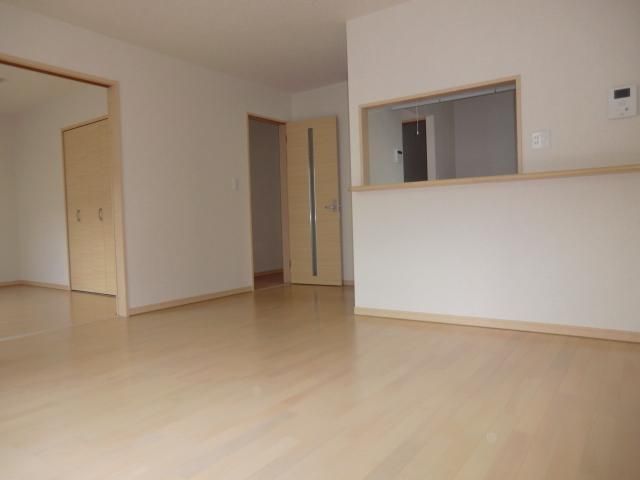 居室・リビング　カウンターキッチンのリビング