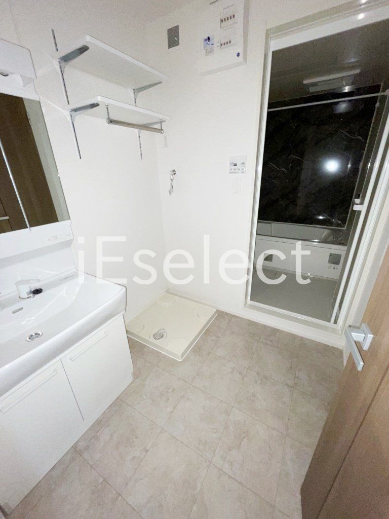 その他　室内洗濯機置場。