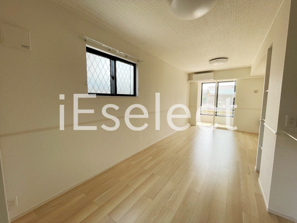 居室・リビング　2面採光の明るいリビング♪