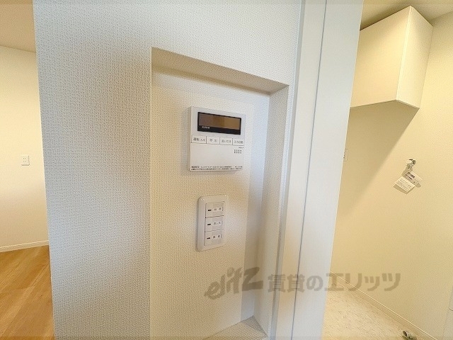 その他設備　給湯器リモコン