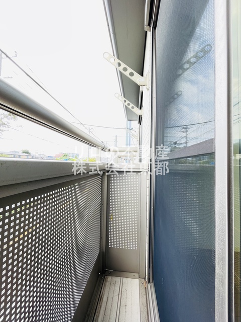 バルコニー　お天気のいい日は外干しもできますね！！