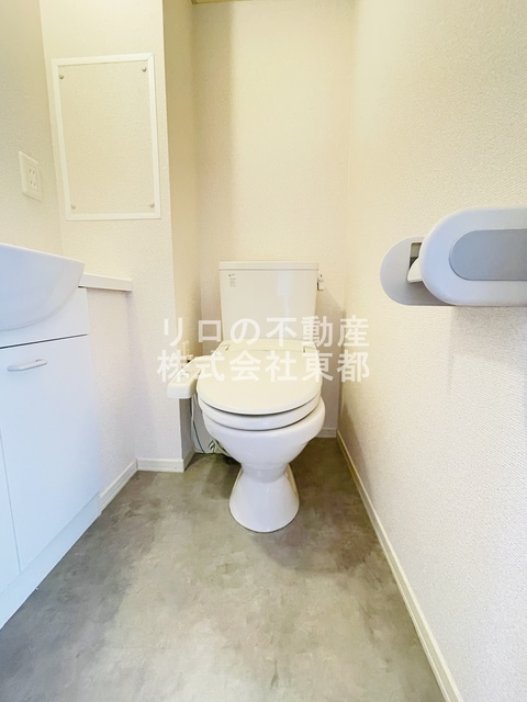 トイレ　洗浄・暖房便座付です！